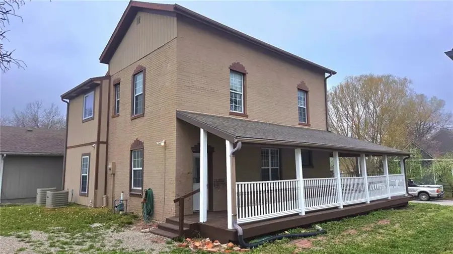 405 W Peoria Street, Paola, KS 66071 - #2