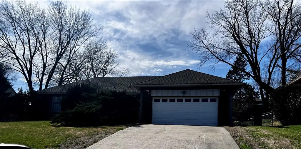 6908 N Overland Drive, Kansas City, MO 64151 - #1