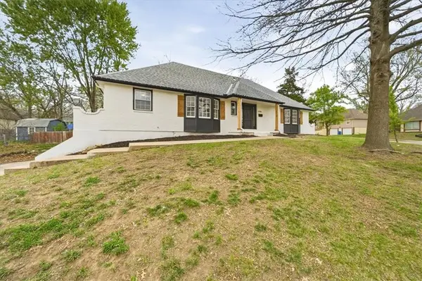 12816 Overhill Road, Grandview, MO 64030