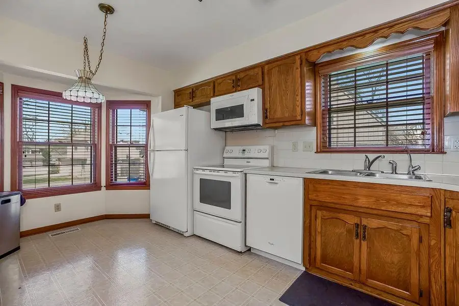 10575 Long Street, Lenexa, KS 66215 - #3