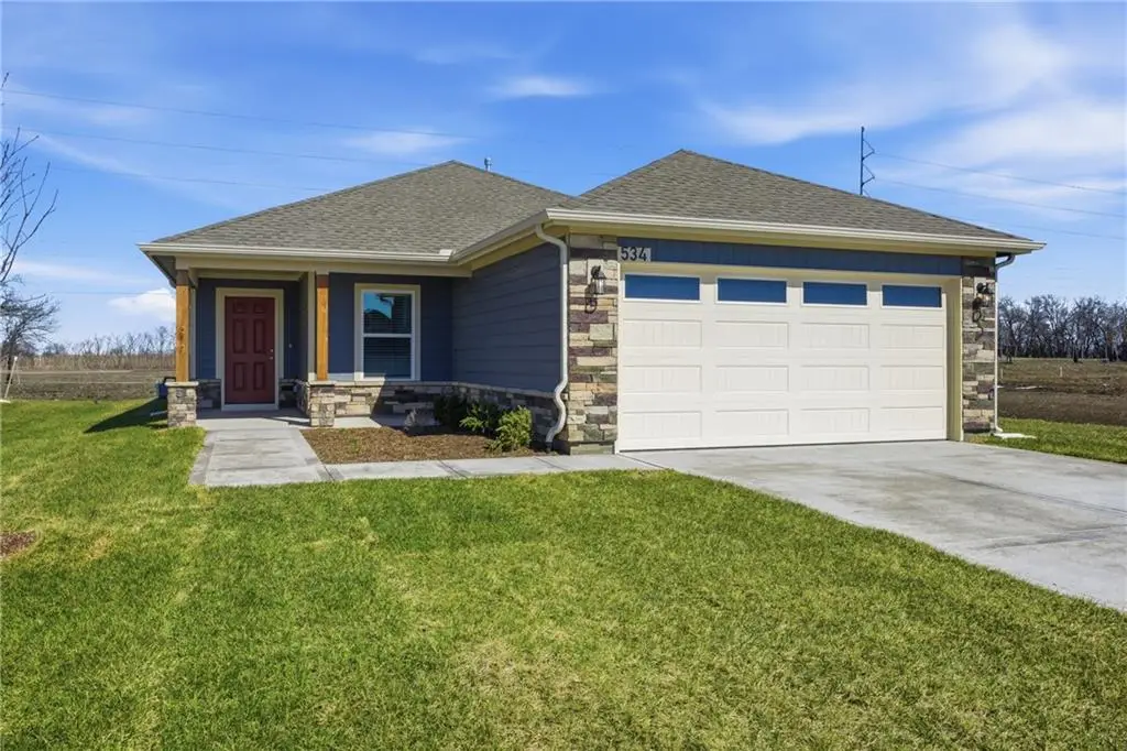 612 W Bluebird Street, Gardner, KS 66030 - #1