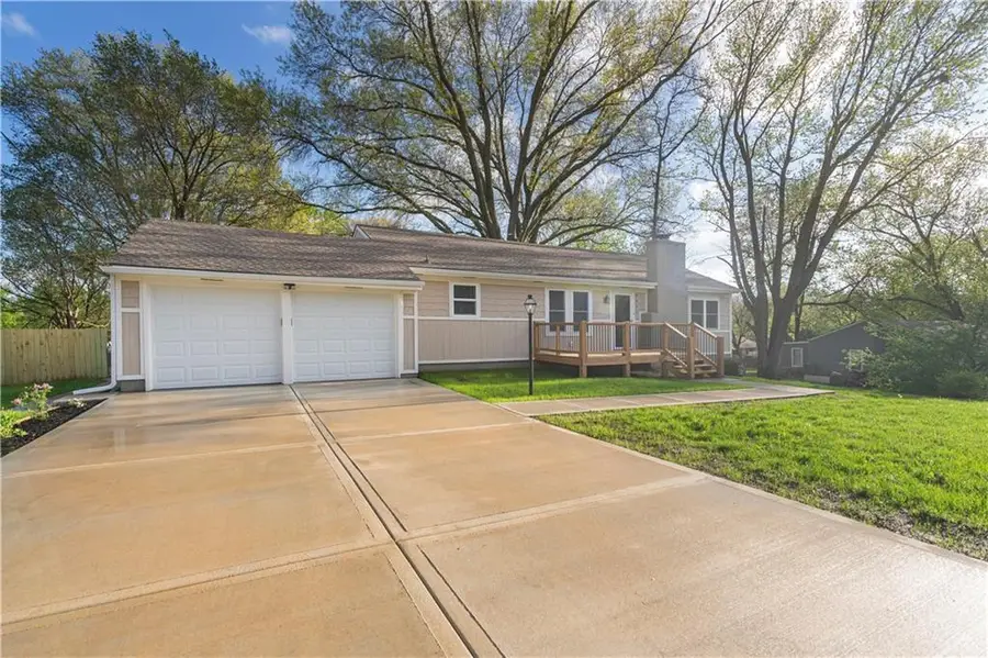 8025 Waverly Avenue, Kansas City, KS 66109 - #2