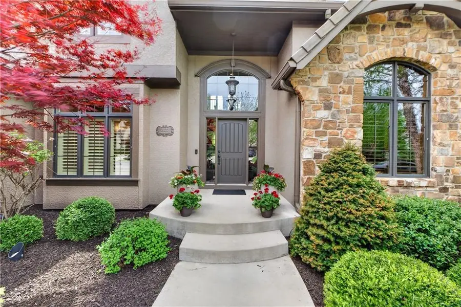 15320 Larsen Street, Overland Park, KS 66221 - #2