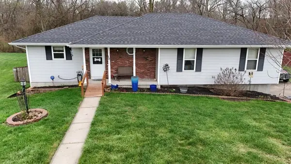 32 Mackenzie Drive, St Joseph, MO 64503