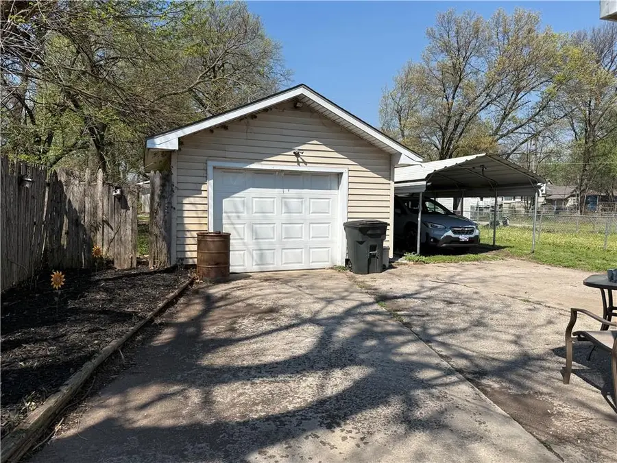 408 S Joplin Street, Pittsburg, KS 66762 - #2