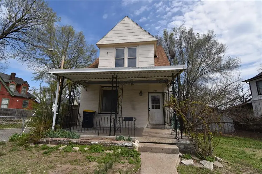 801 Elmwood Avenue, Kansas City, MO 64124 - #2