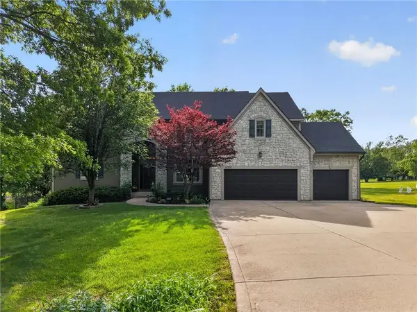 17570 Bond Avenue, Overland Park, KS 66221