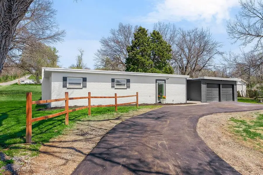 1800 E Blue Ridge Boulevard, Kansas City, MO 64146 - #2