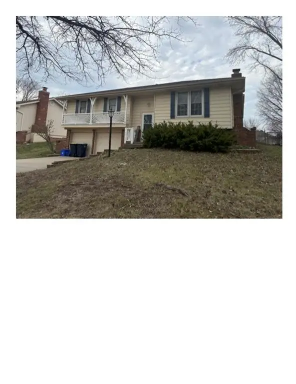 7312 NW Belvidere Parkway, Kansas City, MO 64152