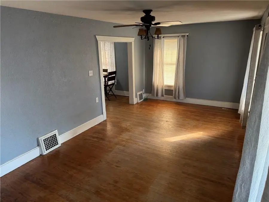 5207 Pryor Avenue, Saint Joseph, MO 64504 - #3