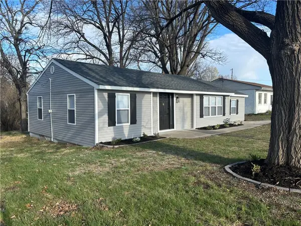 2518 N 35 Street, St Joseph, MO 64506