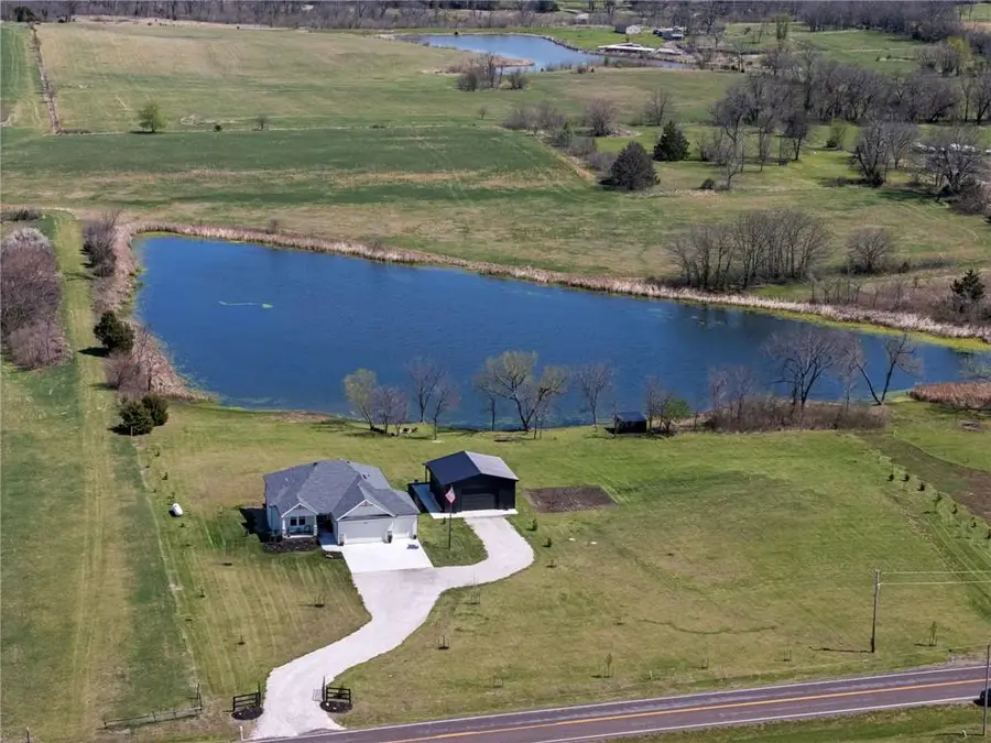 20410 N 207th Street, Tonganoxie, KS 66086 - #2