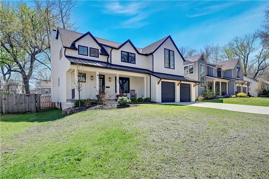 5203 W 71st Terrace, Prairie Village, KS 66208 - #3