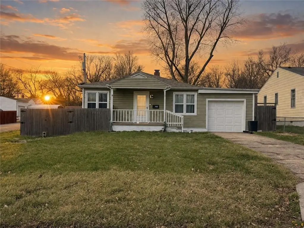 702 Sunset Street, Chillicothe, MO 64601 - #1