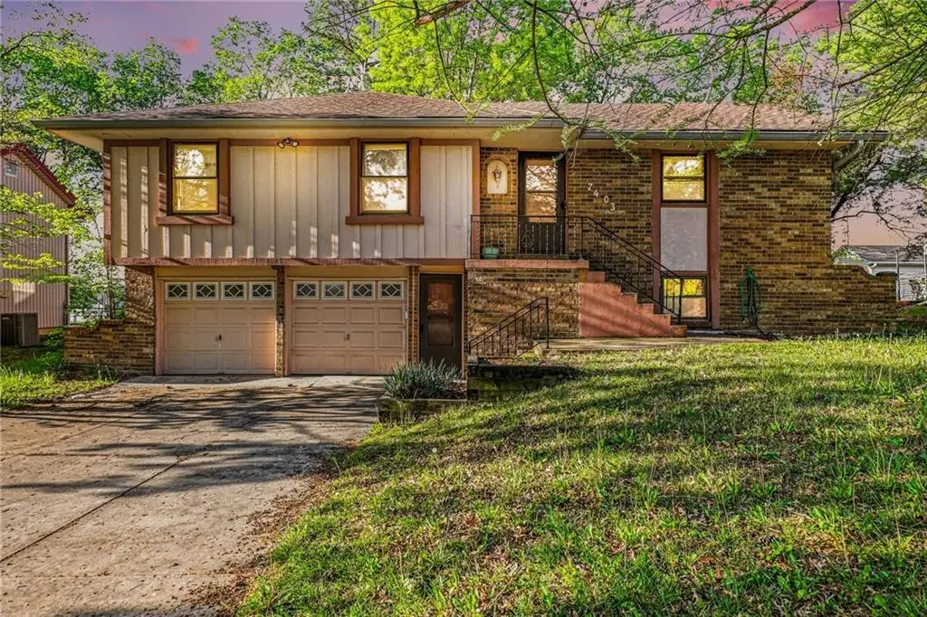7403 E 134th Terrace, Grandview, MO 64030 - #1