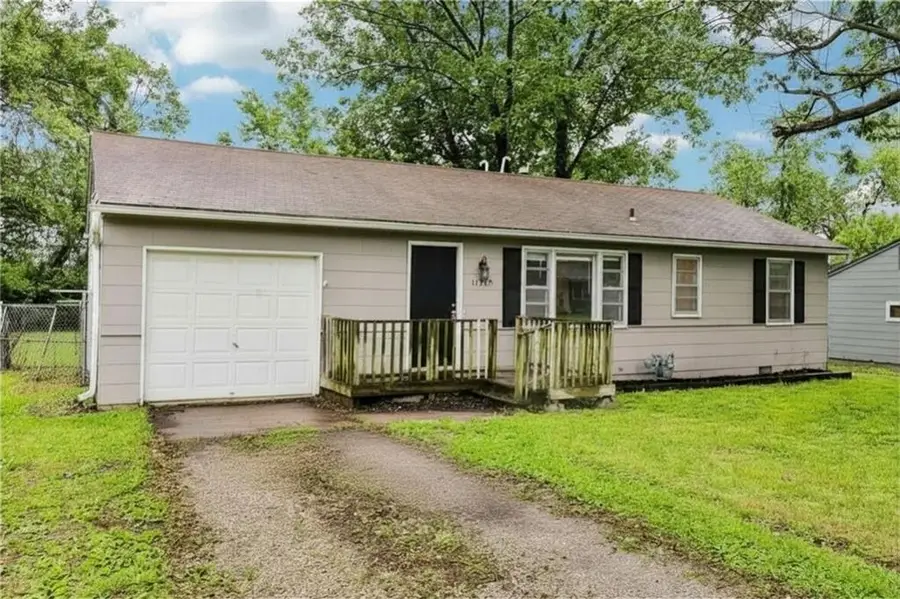 11709 Lawndale Avenue, Kansas City, MO 64137 - #2