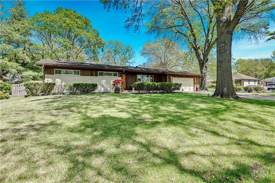 3600 W 50th Terrace, Roeland Park, KS 66205 - #3