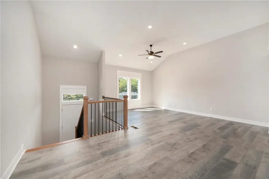 519 Hawthorne Street, Smithville, MO 64089 - #2