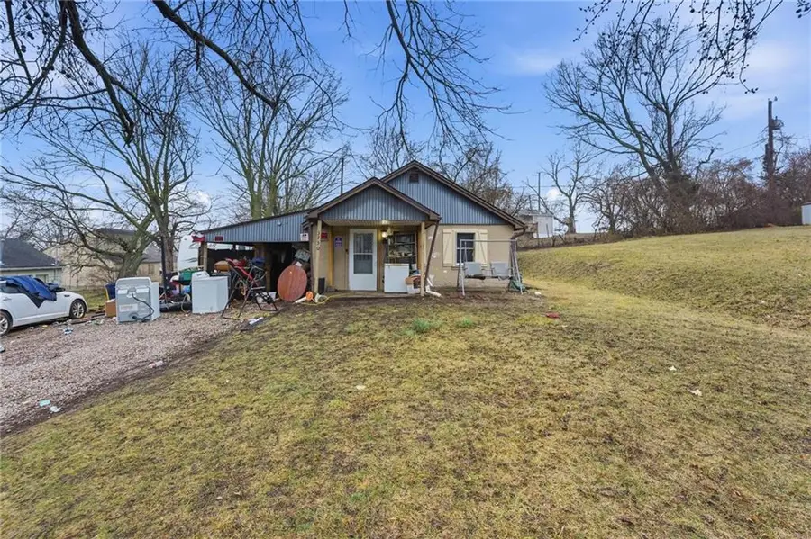 3730 Ditzler Avenue, Kansas City, MO 64133 - #2