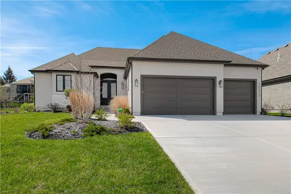 10313 W 151 Place, Overland Park, KS 66221