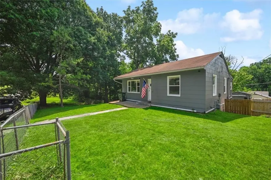 919 Walnut Street, Leavenworth, KS 66048 - #2