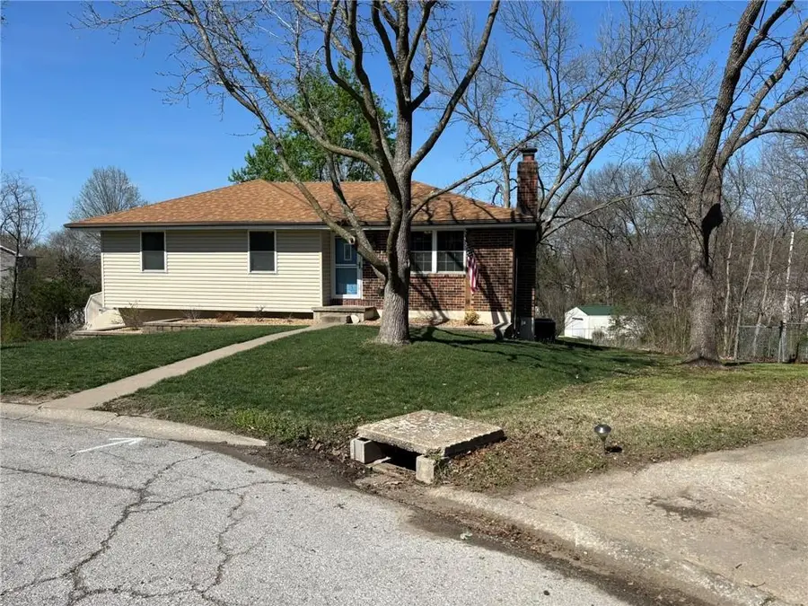 102 Cottonwood Close Street, Warrensburg, MO 64093 - #2