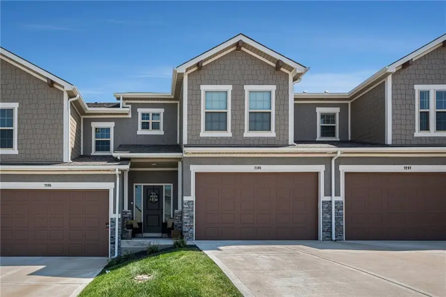 7301 Aaron Street, Parkville, MO 64152 - #3