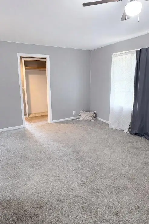 209 S Locust Street, Carrollton, MO 64633 - #3