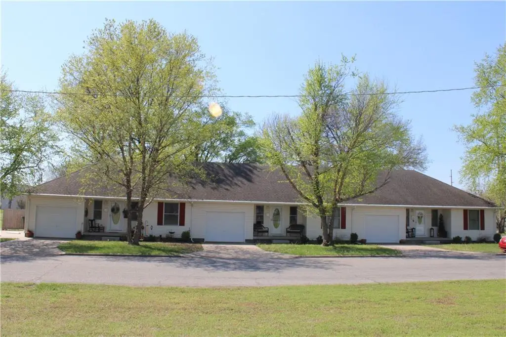 302 E Monroe Street, Pittsburg, KS 66762 - #1