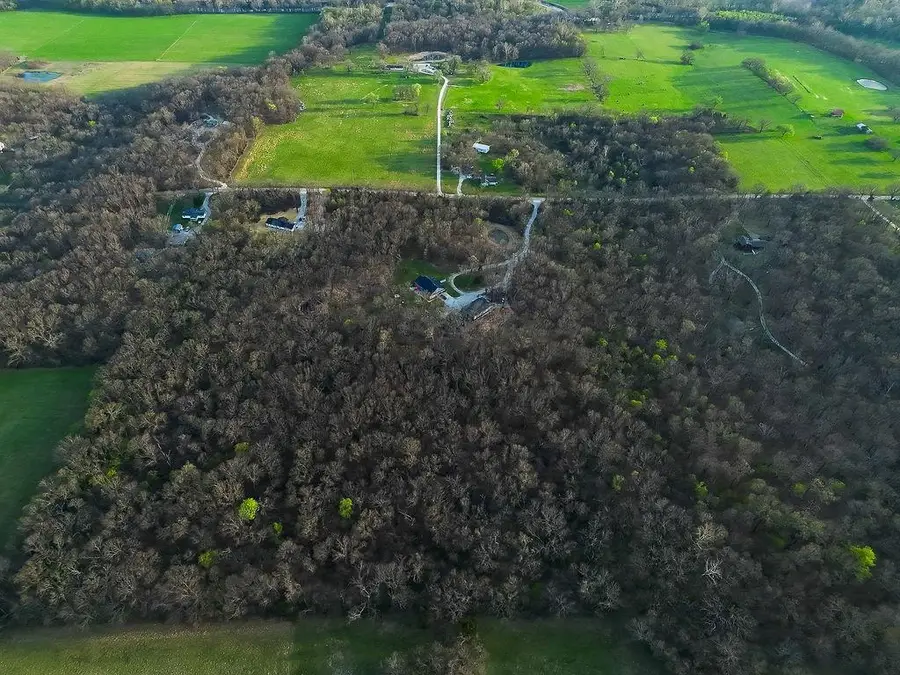 9625 Ivy Road, Carthage, MO 64836 - #3