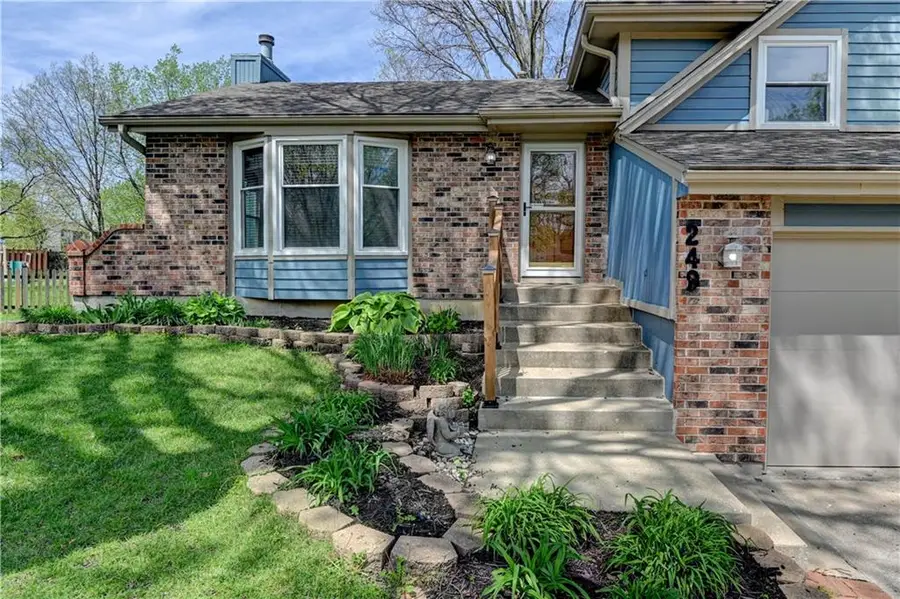 249 S Chambery Drive, Olathe, KS 66061 - #2