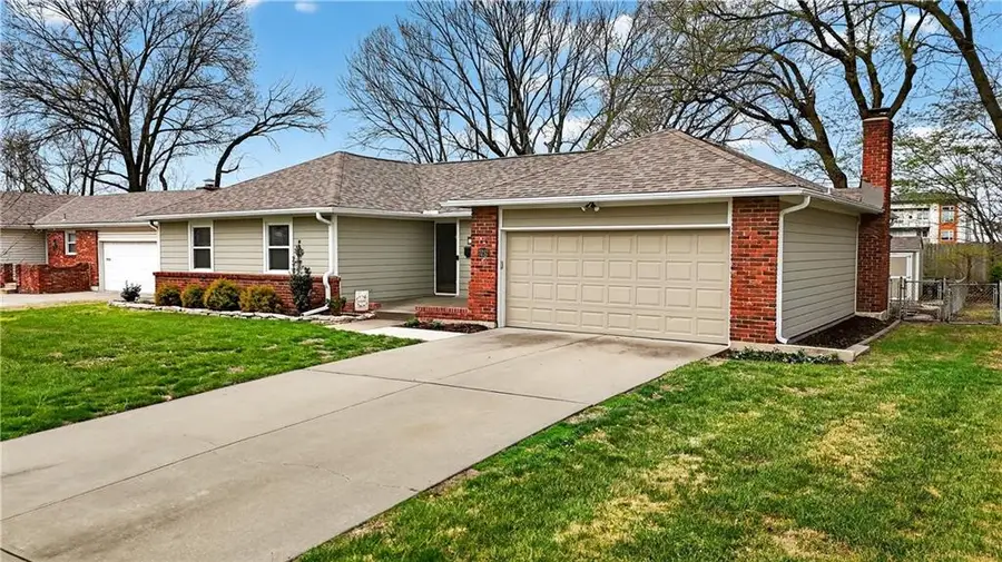 7232 Bond Street, Shawnee, KS 66203 - #3