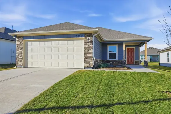 20216 W 194th Terrace, Spring Hill, KS 66083