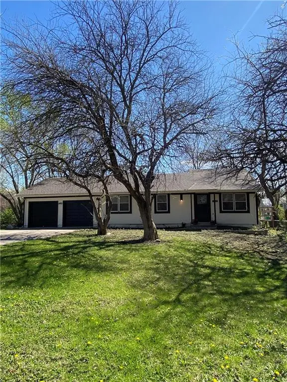 17501 Chestnut Drive, Belton, MO 64012 - #1