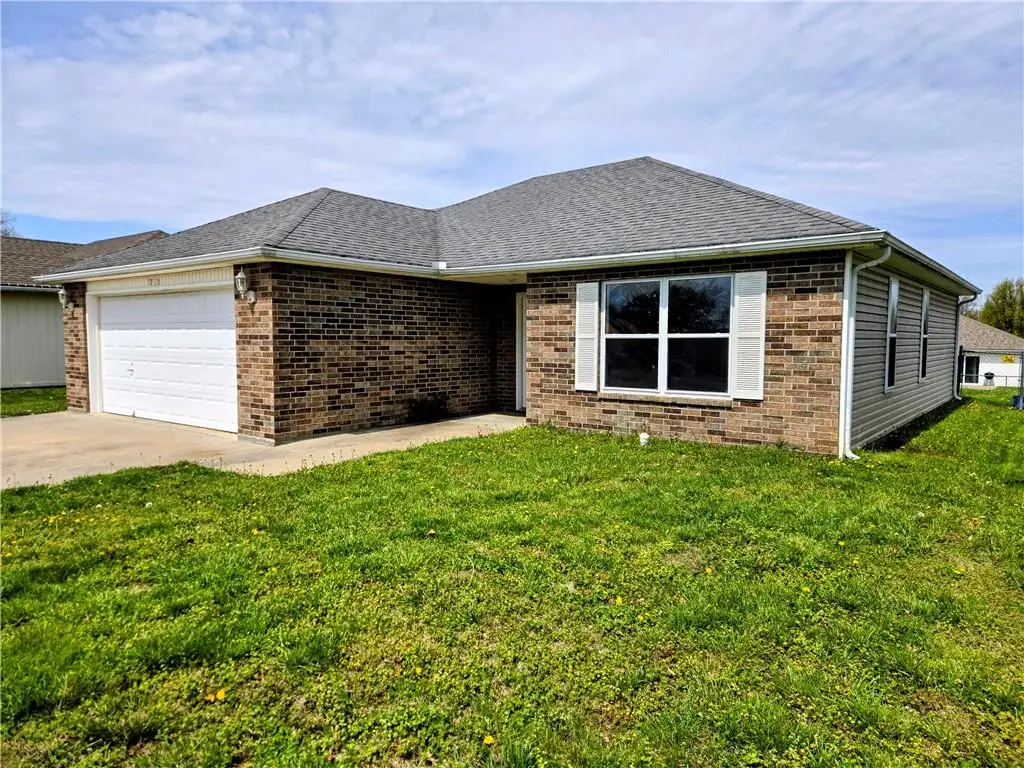 1715 Sunrise Drive, Warrensburg, MO 64093 - #1