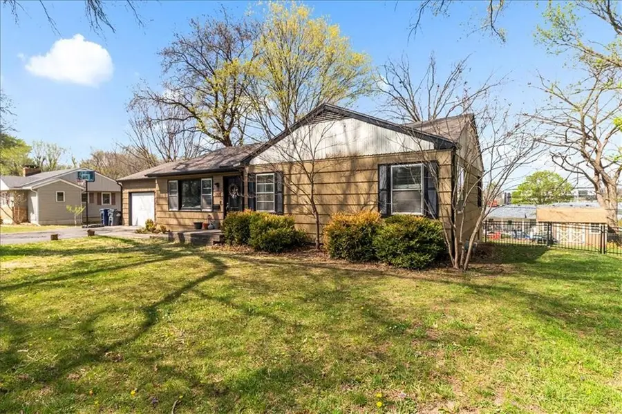 2105 SW Walnut Street, Blue Springs, MO 64015 - #2