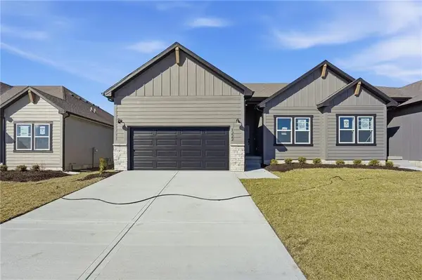 1223 SE Windbreak Drive, Lee's Summit, MO 64081