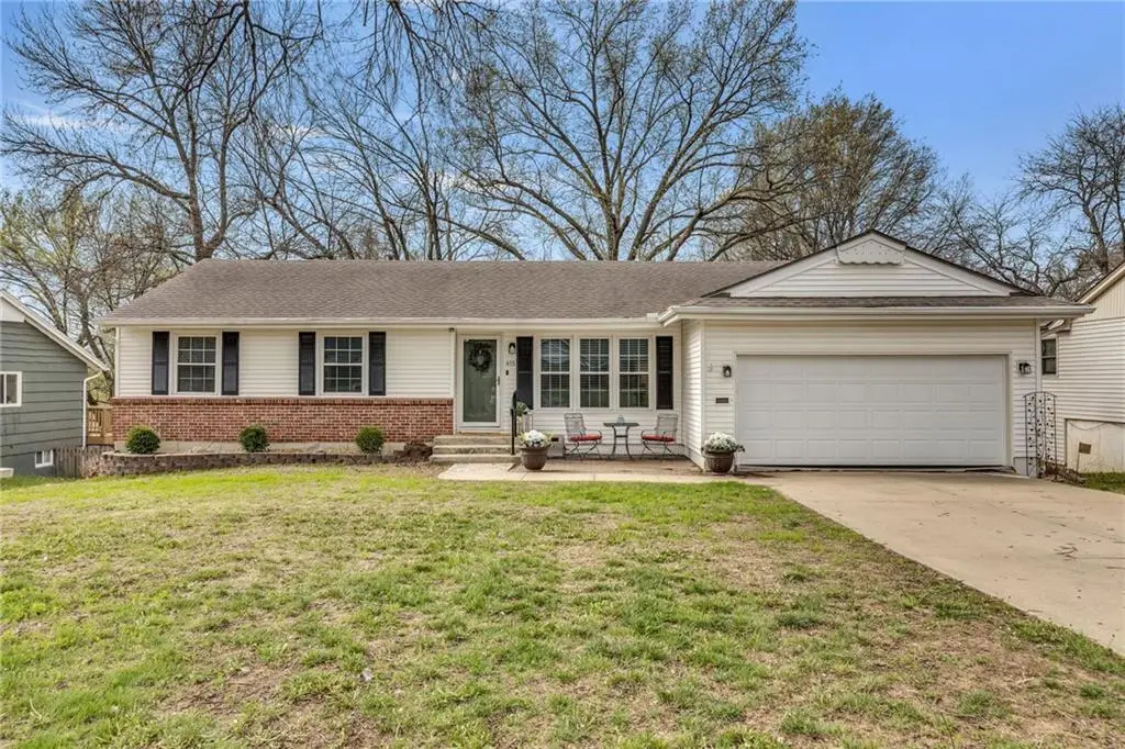 615 E 108 Terrace, Kansas City, MO 64131 - #1