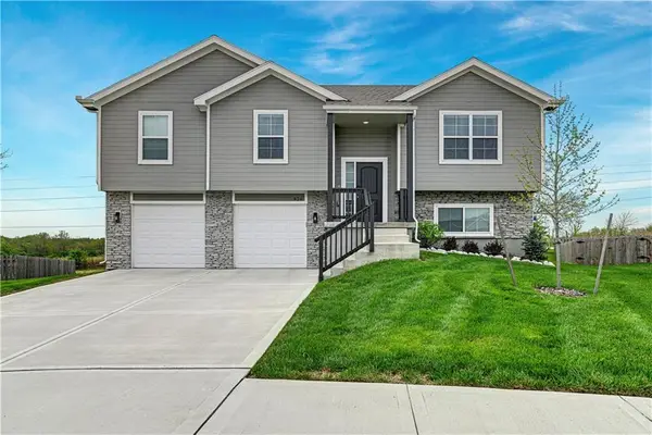 826 Shane Court, Belton, MO 64012