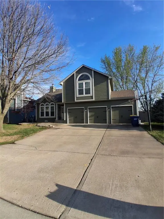 213 NE Dreamweaver Avenue, Lees Summit, MO 64086 - #1