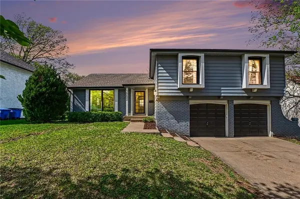 10602 W 102nd Terrace, Overland Park, KS 66214