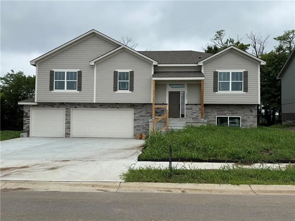 680 S Tybrook Avenue, Independence, MO 64056 - #1