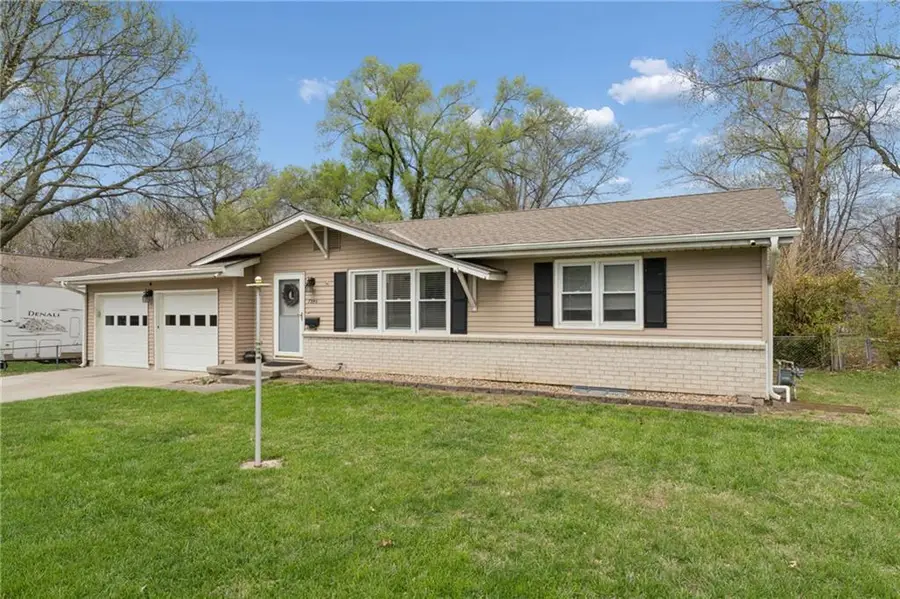7340 Goddard Drive, Shawnee, KS 66203 - #3