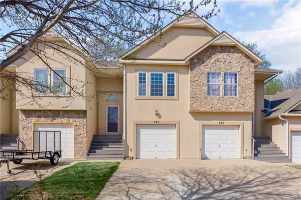 742 S Woodson Lane, Gardner, KS 66030