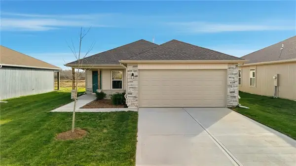 19427 Lincoln Street, Spring Hill, KS 66083