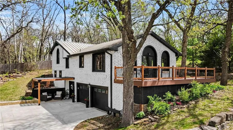 8305 NW Forest Drive, Weatherby Lake, MO 64152 - #2