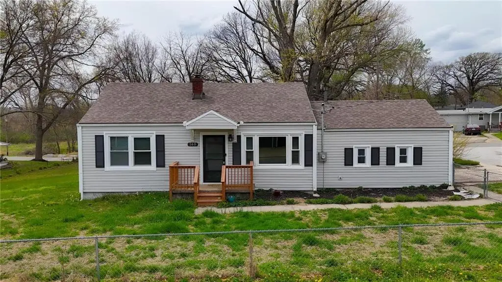 160 N Poe Street, Claycomo, MO 64119 - #1