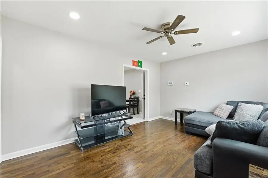 160 N Poe Street, Claycomo, MO 64119 - #3