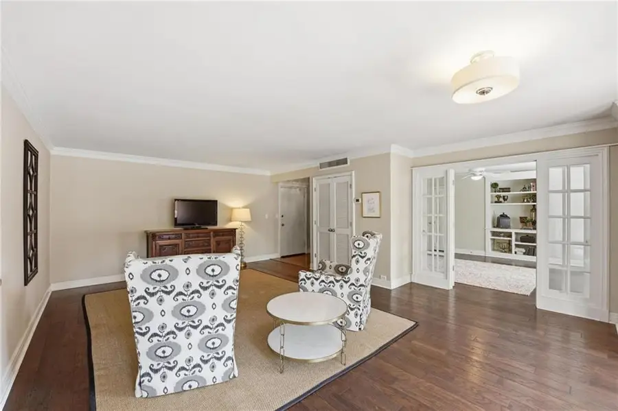 310 W 49 Street S #304, Kansas City, MO 64112 - #3