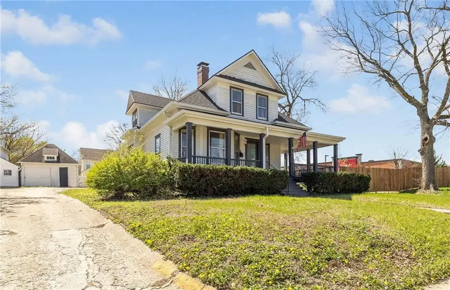 312 E Gay Street, Warrensburg, MO 64093 - #2